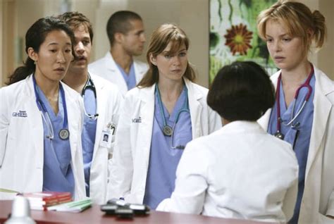 Watch Grey's Anatomy · Season 1 Episode 1 .